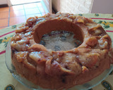 Foto del paso 5 de la receta: Torta húmeda invertida de peras