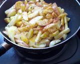 A picture of step 3 of Pan-fried potatoes.