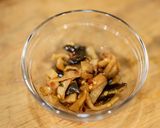 A picture of step 4 of Pickled radish's peel in soy sauce.