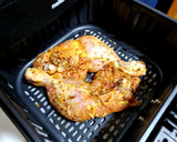 Foto del paso 4 de la receta: Pollo "alla diavola" con patatas fritas {freidora de aire}