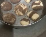 A picture of step 5 of Diet biscuits in two colours 🍪 🍪.