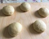Foto del passaggio 2 della ricetta Piadine acqua, olio e farina