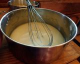 A picture of step 3 of Upside down orange cake.