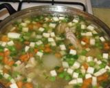 Kárpáti-féle zöldborsóleves (csirkecombbal) recept fázis 3 fotója