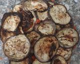 Foto del passaggio 5 della ricetta Parmigiana di melanzane senza frittura