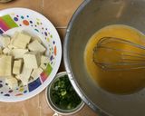 A picture of step 2 of Beancurd omelette.