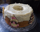 Foto del paso 3 de la receta: Cake navideño de mandarinas con queso de untar y chocolates