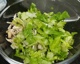 Foto del paso 2 de la receta: Ensalada de pollo y queso