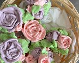 Foto langkah ke 10 dari resep Muffin with buttercream flowers bouquet.