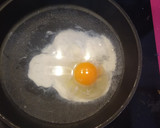 Foto del paso 6 de la receta: Hojaldre con pollo y huevo a la florentina