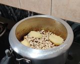A picture of step 6 of Punjabi lobia aloo masala.