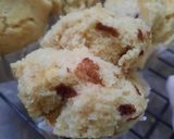 Foto langkah ke 7 dari resep Bolu Kukus Pisang Mekar Tanpa Mixer.