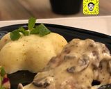 صورة لخطوة 1 من وصفة طبق صدور الدجاج بالمشروم (الفطر) 🍄 وبطاطس مسلوقة 🥔
