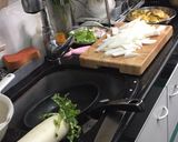 Foto langkah ke 1 dari resep Lobak putih masak Daging ayam cincang Goreng telur.