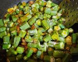 भिंडी प्याज़ वाली (bhindi pyaz wali) in recipe Hindi ) रेसिपी चरण 6 फोटो