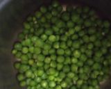 A picture of step 1 of Cabbage With Peas.