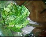 A picture of step 2 of Mazedar chutney.