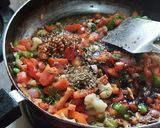 A picture of step 4 of Spicy Peri peri American vegetable pasta masala.