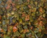 A picture of step 3 of Bhindi masala.