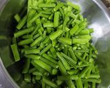 A picture of step 1 of Cluster beans dry sabji.
