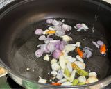 Foto langkah ke 1 dari resep Orak arik telur mix sawi putih.