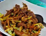 Foto langkah ke 5 dari resep Tumis Jamur Brokoli bumbu Kecap.