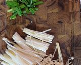 Hình bước làm 1 của món Bắp bao tử xào nấm kim châm