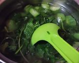 Foto langkah ke 3 dari resep Bening Bayam Labu Siam.