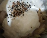 A picture of step 1 of Dahi bhendi.