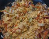 Foto langkah ke 4 dari resep Telur Orak Arik Kol Wortel.