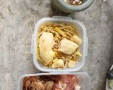 รูปขั้นตอนการทำที่ 2 ของ ผัดไก่ขิงขิง+ต้มจืดไข่ซดน้ำ