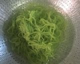 รูปขั้นตอนการทำที่ 7 ของ บะหมี่หยกหมูตุ๋นเห็ดหอม
