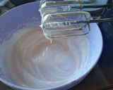 Foto del paso 2 de la receta: Bizcochuelo dos colores sin leche