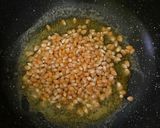 Foto langkah ke 2 dari resep Pop Corn Mentega.