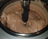 Une image de l'étape 3 de Glace au twix sans œufs.