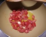 A picture of step 1 of Spaghetti with fresh tomatoes, olives and basil.