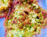 Foto del paso 3 de la receta: Tortitas de brócoli con queso