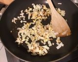 Une image de l'étape 6 de Bœuf aux girolles et persil.