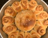 A picture of step 13 of Rose Bun pav.