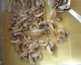 Foto del paso 4 de la receta Lasaña de champiñones y cebolla