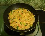 Foto langkah ke 3 dari resep Omlet mie sayur.