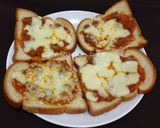 Foto langkah ke 3 dari resep Pizza roti tawar simple.
