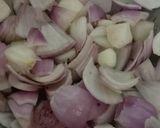 A picture of step 6 of Malai Pyaj Curry.