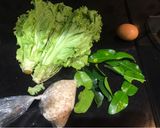 Foto langkah ke 1 dari resep Nasi Goreng Daun Jeruk.