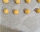 Foto langkah ke 2 dari resep Strawberry Heart Cookies.