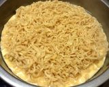 Hình bước làm 5 của món "Mì Pizza" kiểu Việt Nam