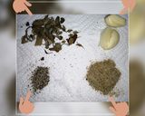 Foto del paso 1 de la receta: Pollo con garbanzos y papa