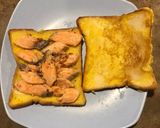 Foto langkah ke 9 dari resep Makanan AnakRoti Telur Goreng Isi Salmon.
