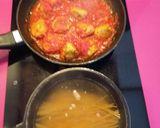 Foto del paso 2 de la receta: Espaguetis con albóndigas de atún en conserva