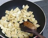 Foto langkah ke 4 dari resep 12. Tumis toge kekian ikan | menu diet | halal food.